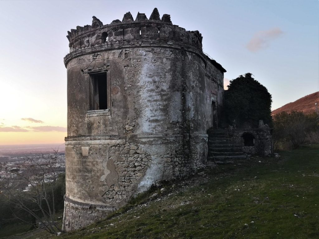 Rocca Bellusci villa ottocentesca